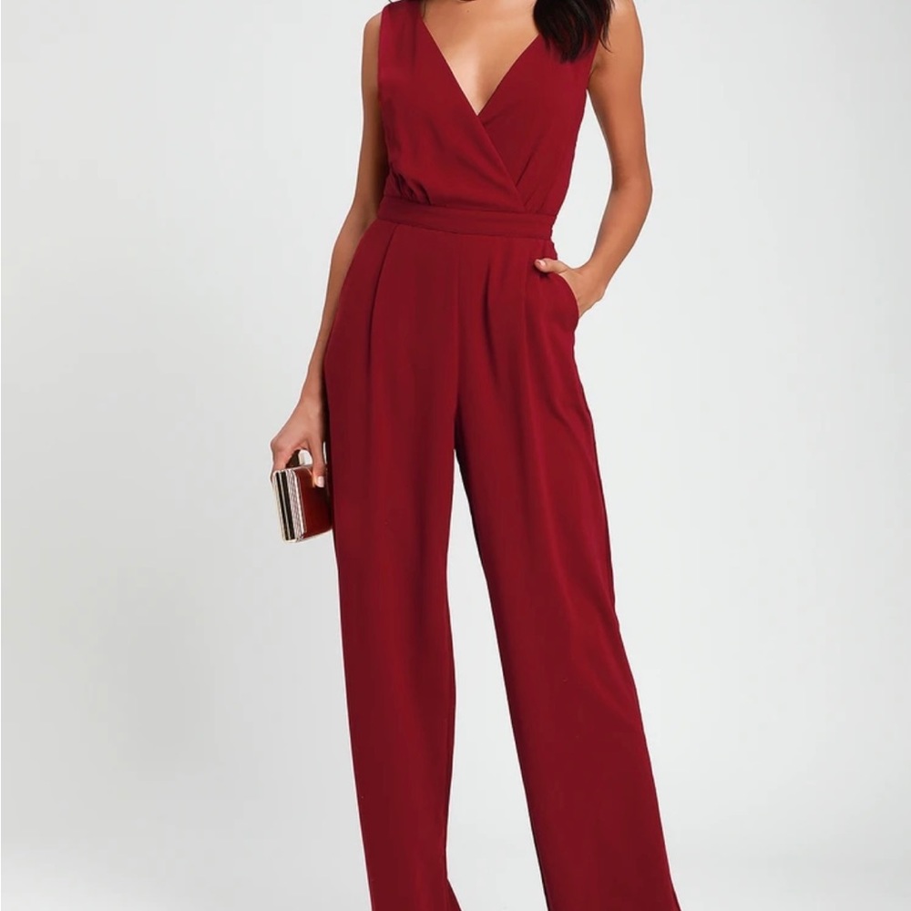 Beautiful romper never worn but without tags.